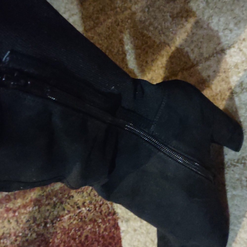 Boots - Picture 4 of 4